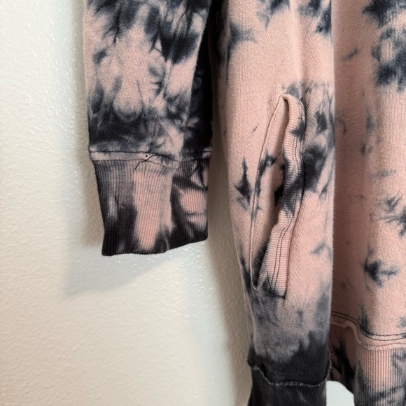 Torrid Black and Cream Tie-Dye Hoodie - Picture 10 of 11